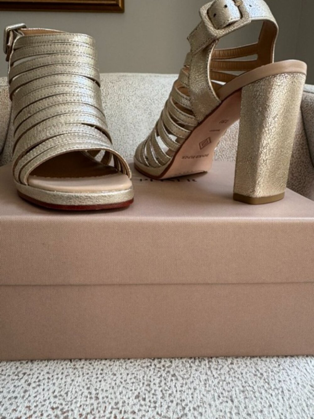 Donald Pliner Gold Metalic Size 7.5 Heel